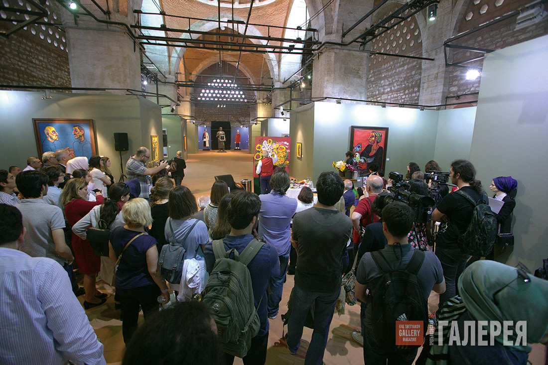Zurab Tsereteli at his solo-exhibition during his masterclass at  the Tophane-i 