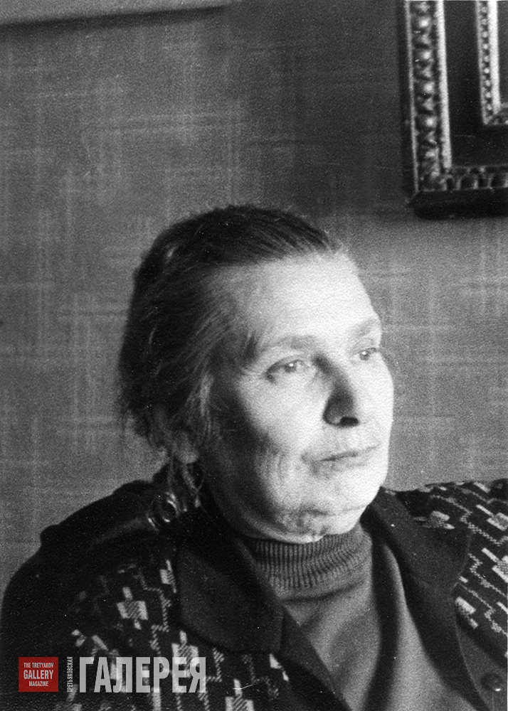 Angelina Vasilyevna Shchekin-Krotova in her apartment on Mozhayskoe Drive
