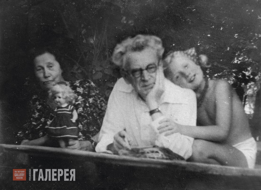 Zoya Vasilyevna and Dmitry Dmitrievich with Natalya Nesterova