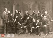 A group of members of the Society for Travelling Art Exhibitions