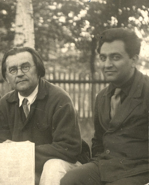 Казимир Малевич и Николай Харджиев. Немчиновка. 1933 Фотография. РГАЛИ