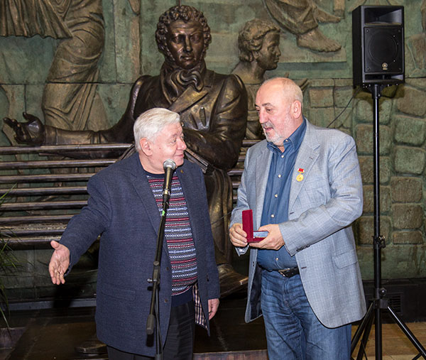 Вручение Ордена «Голубь Мира» В.Л. Мащицкому