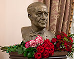 Бюст великого альтиста и дирижера Рудольфа Борисовича Баршая передали в дар Московской Консерватории